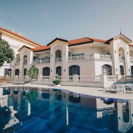 Club Morocco Resort And Country Club Subic Buitenkant foto