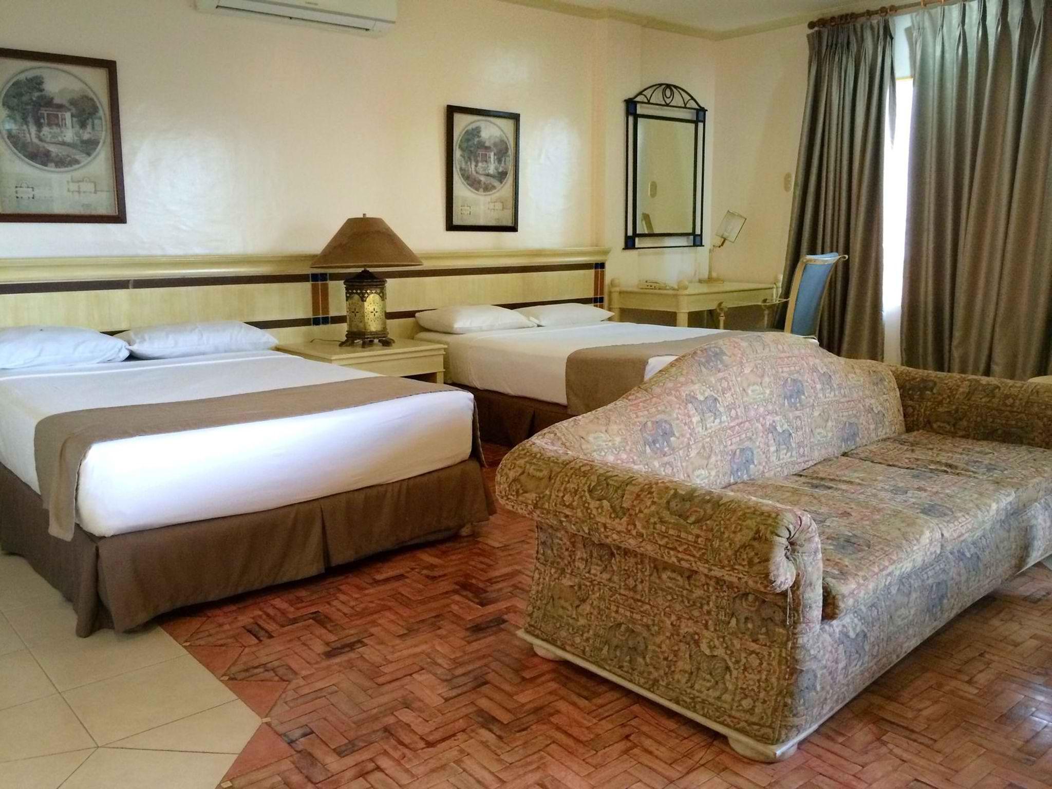 Club Morocco Resort And Country Club Subic Buitenkant foto