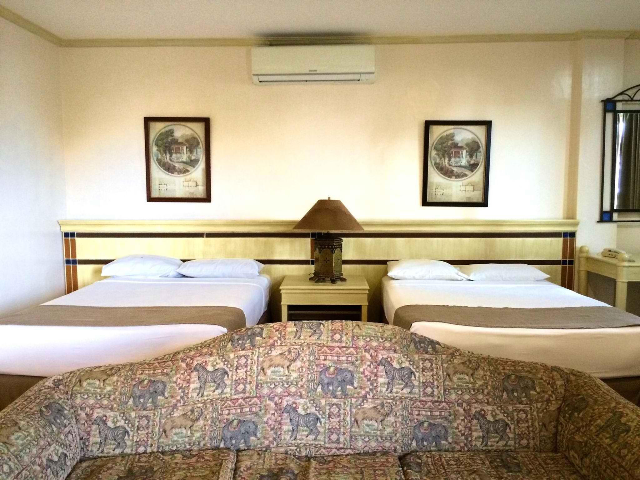 Club Morocco Resort And Country Club Subic Buitenkant foto