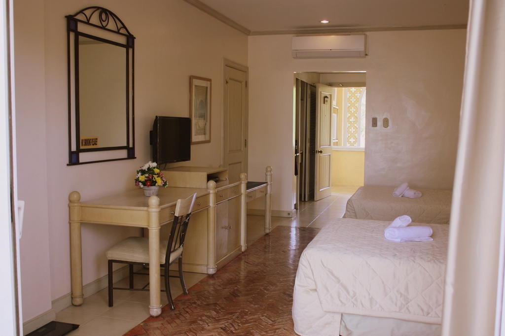 Club Morocco Resort And Country Club Subic Kamer foto