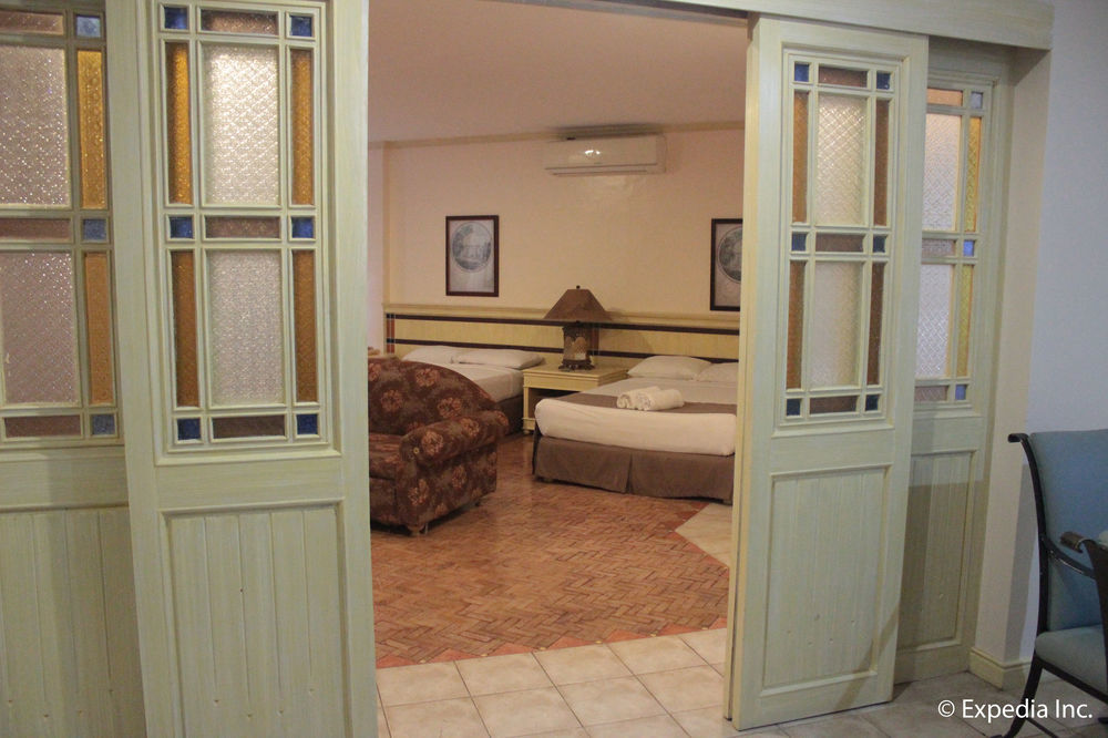 Club Morocco Resort And Country Club Subic Buitenkant foto