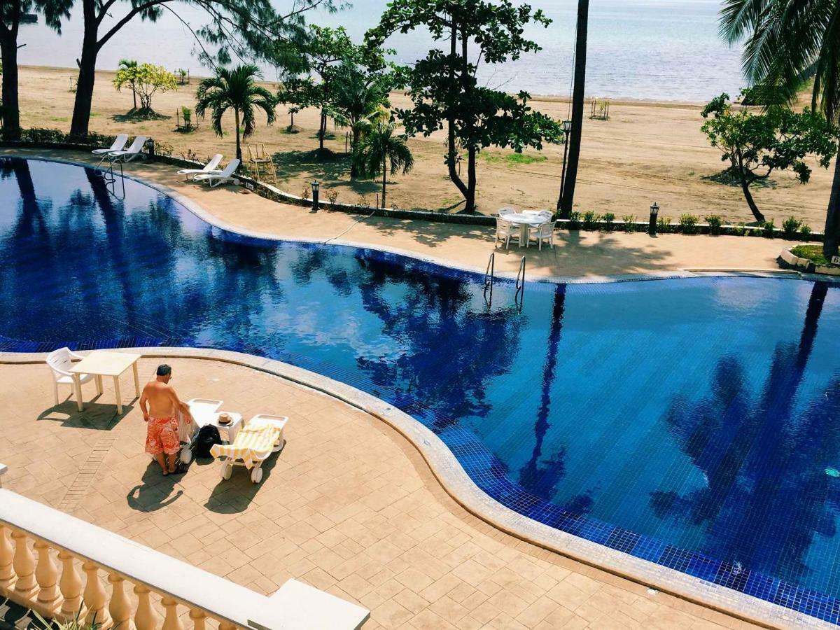 Club Morocco Resort And Country Club Subic Buitenkant foto